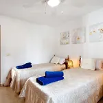 Puerto Chico H דירה *