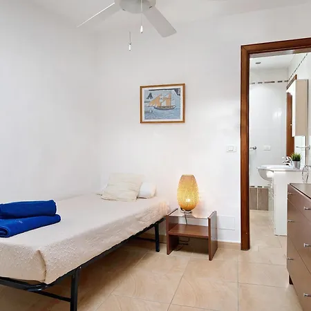 Puerto Chico H Апартаменты