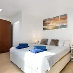 Puerto Chico H アパート
